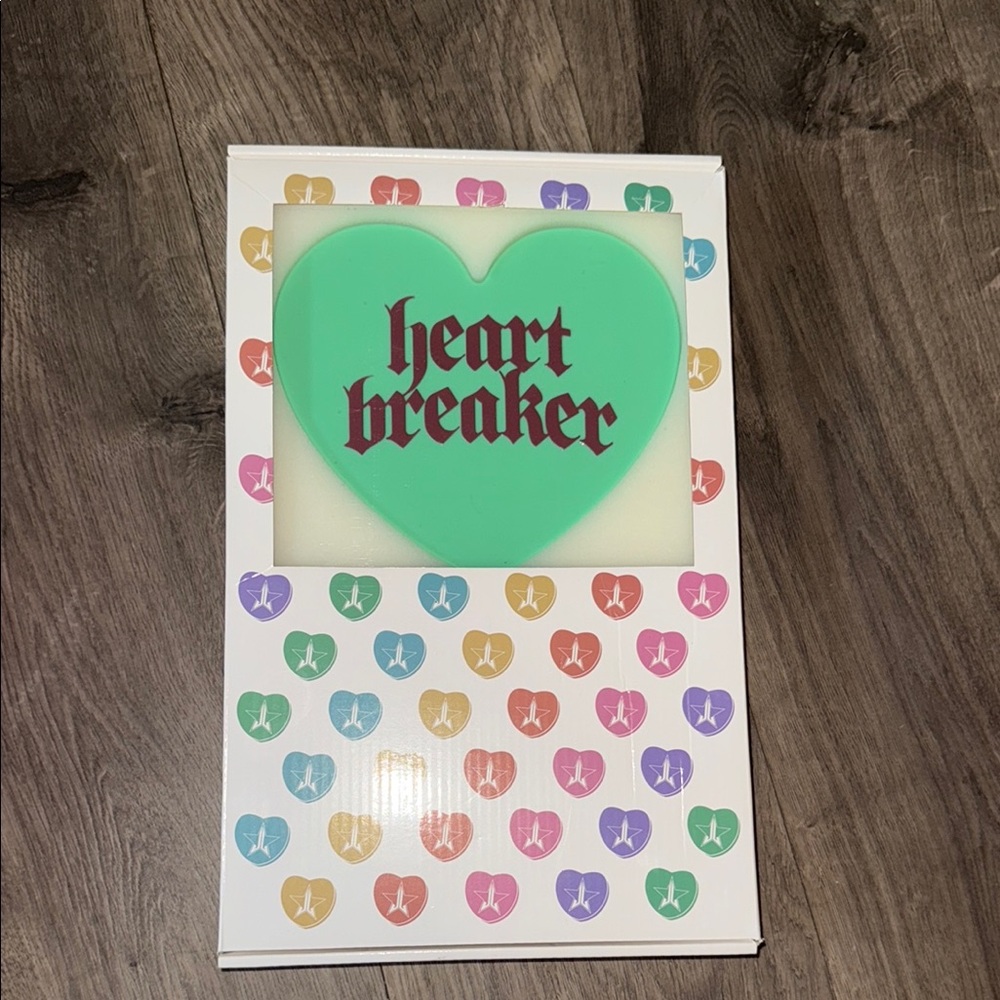(BROKEN) Jeffree Star Heartbreaker Green Heart mirror